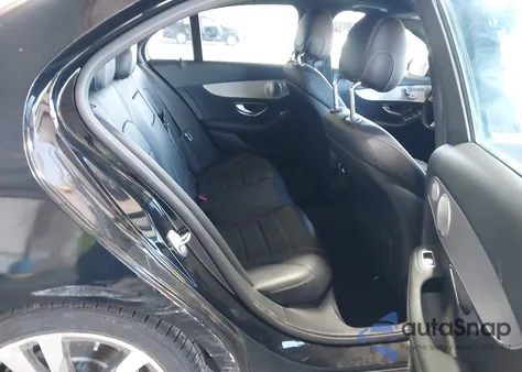 2018 Mercedes-Benz C 300 из США, поврежденный, VIN 55SWF4JB2JU276911